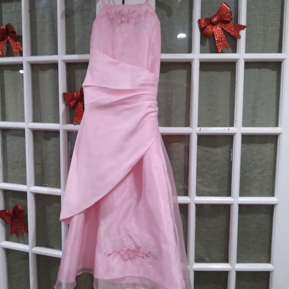 Dress - Picture 1 of 2